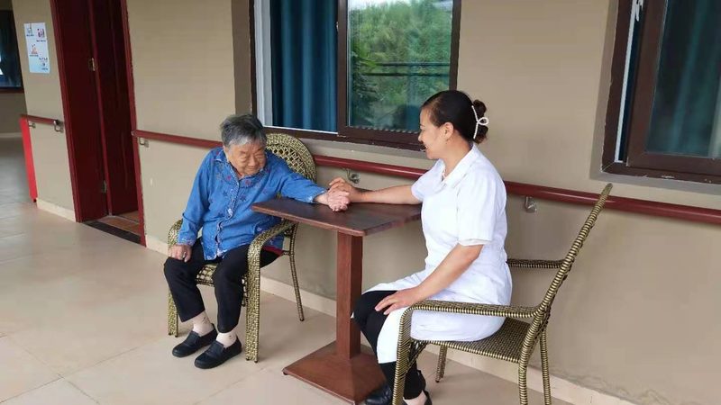 社区老年食堂运营之道：如何打造温馨的“舌尖上的养老”**