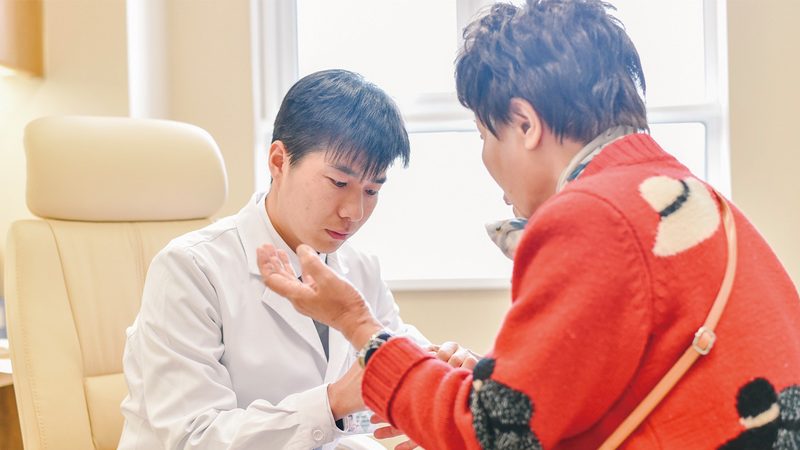 二级医院转型医养结合：政策要求与实施路径