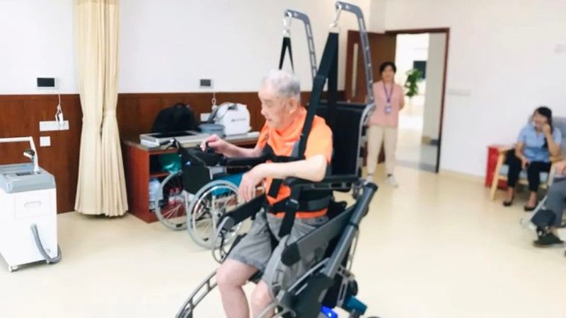 康复护理床：长度、宽度、厚度背后的护理之道